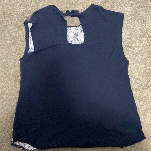 Flower blouse - Picture 3 of 3